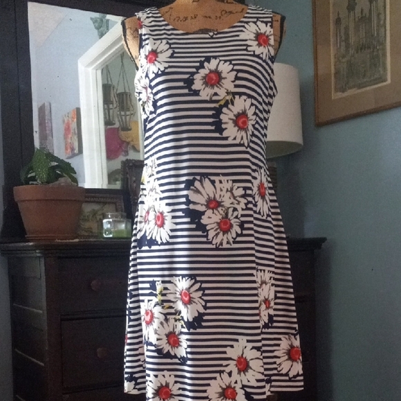 RN Studio By Ronni Nicole Navy and White Floral Striped Sleeveless Midi Dress - Picture 5 of 13